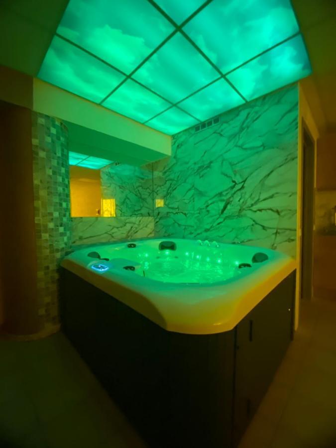 Jacuzzi Apartament Old Town Klaipėda Eksteriør bilde