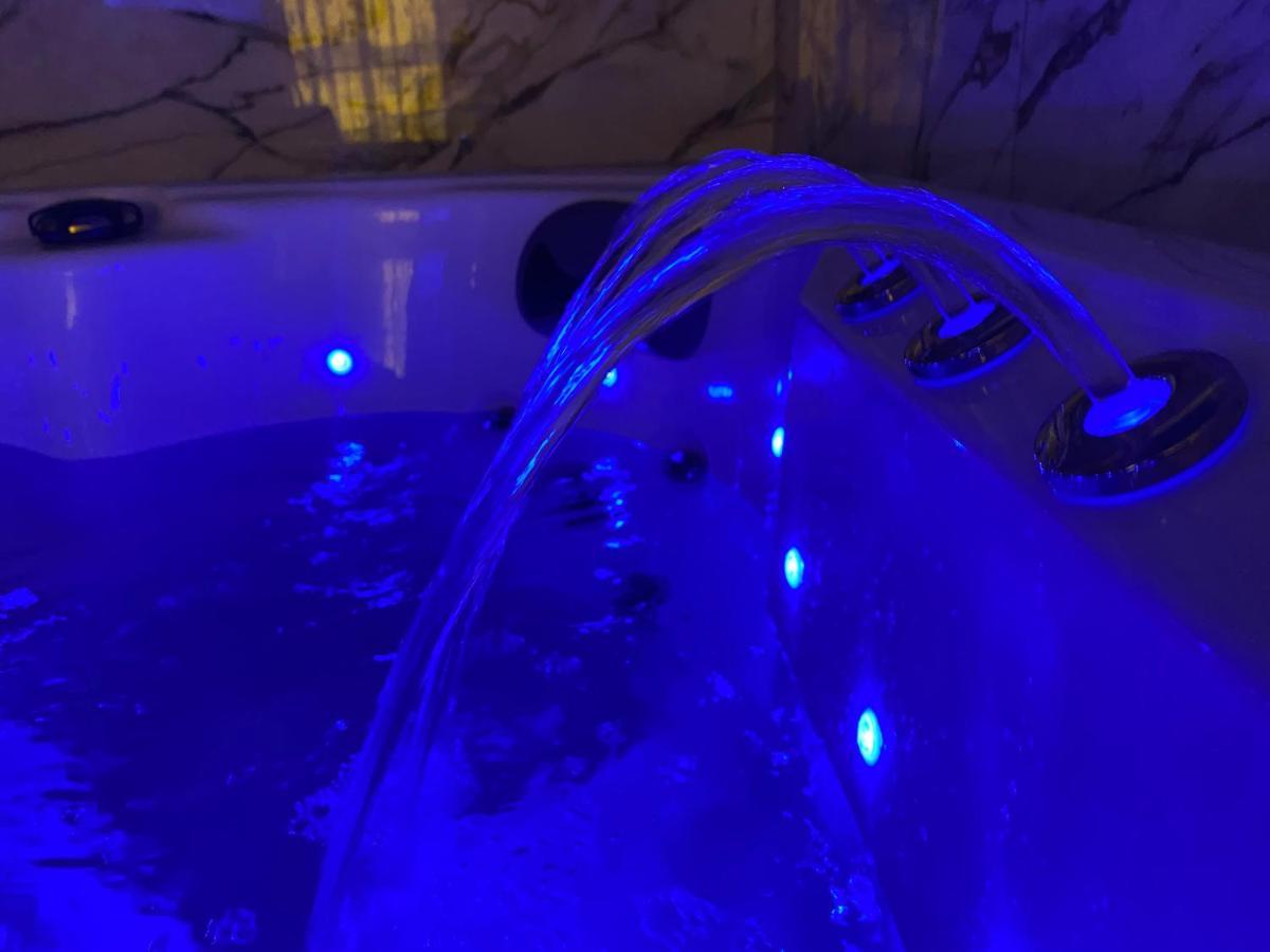 Jacuzzi Apartament Old Town Klaipėda Eksteriør bilde