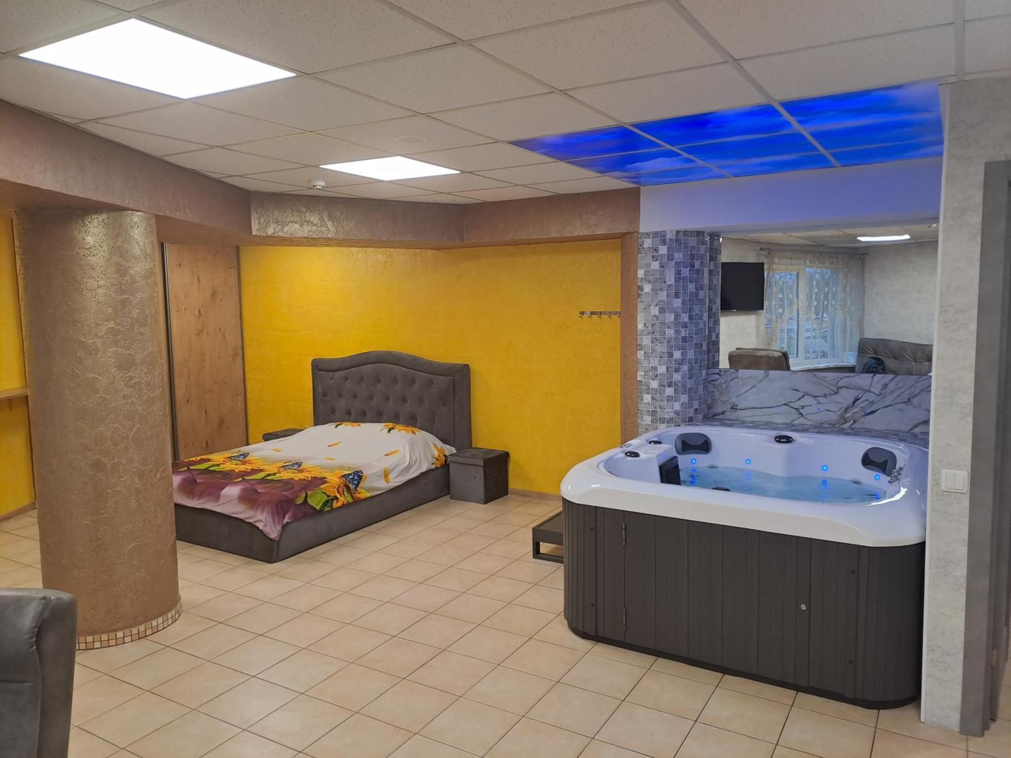 Jacuzzi Apartament Old Town Klaipėda Eksteriør bilde